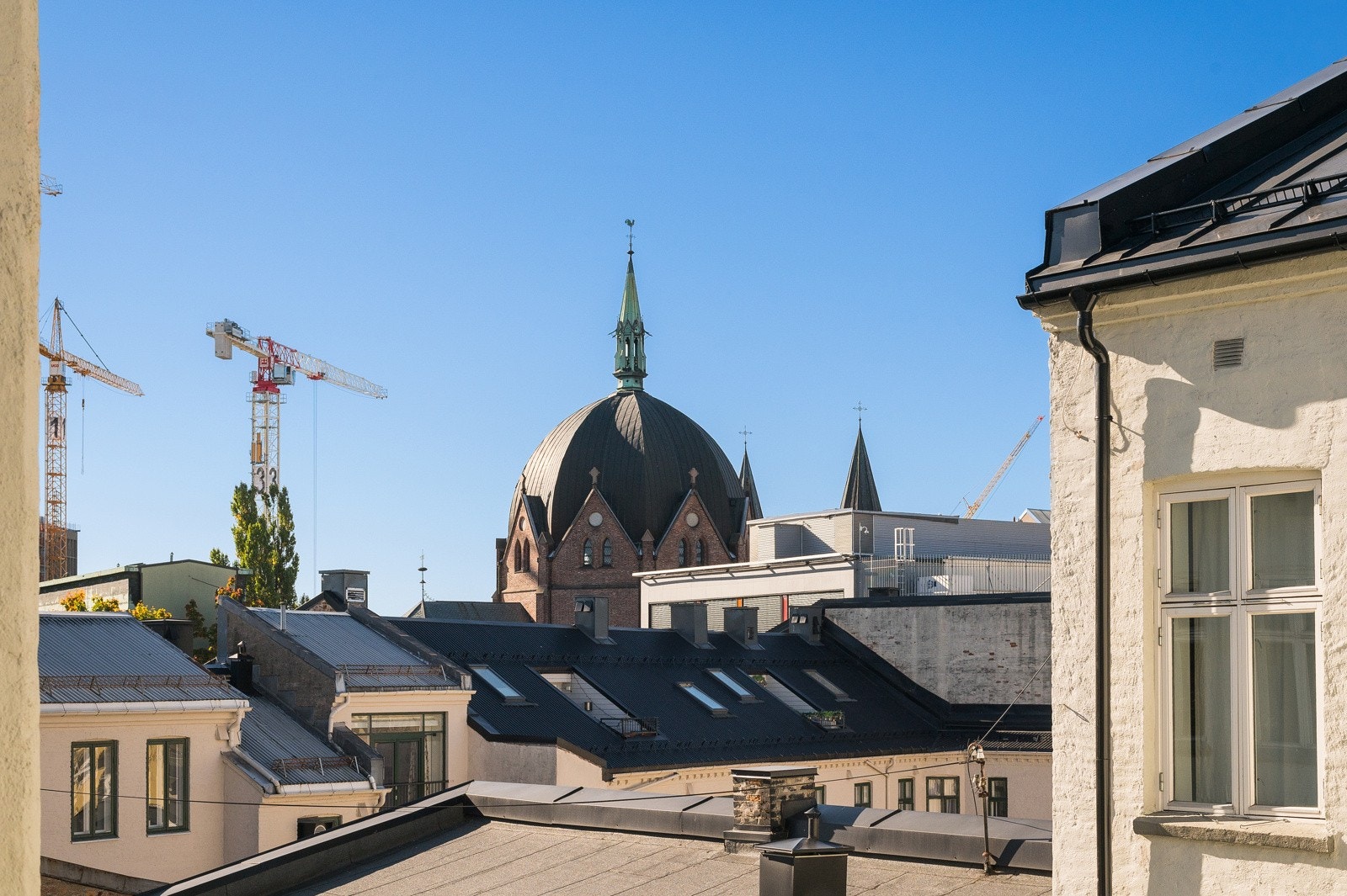 - Balkong: Sameiet er i prosess med innhenting av informasjon. Det blir møte i gården når relevant info er mottatt - Galleribilde
