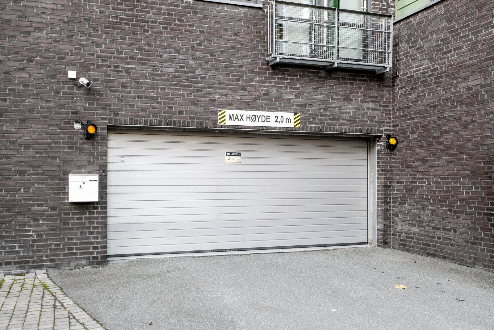 Sameiet disponerer 17 parkeringsplasser i oppvarmet garasjenalegg. Leiekostnadene her er på kr. 700,- pr. måned Galleribilde