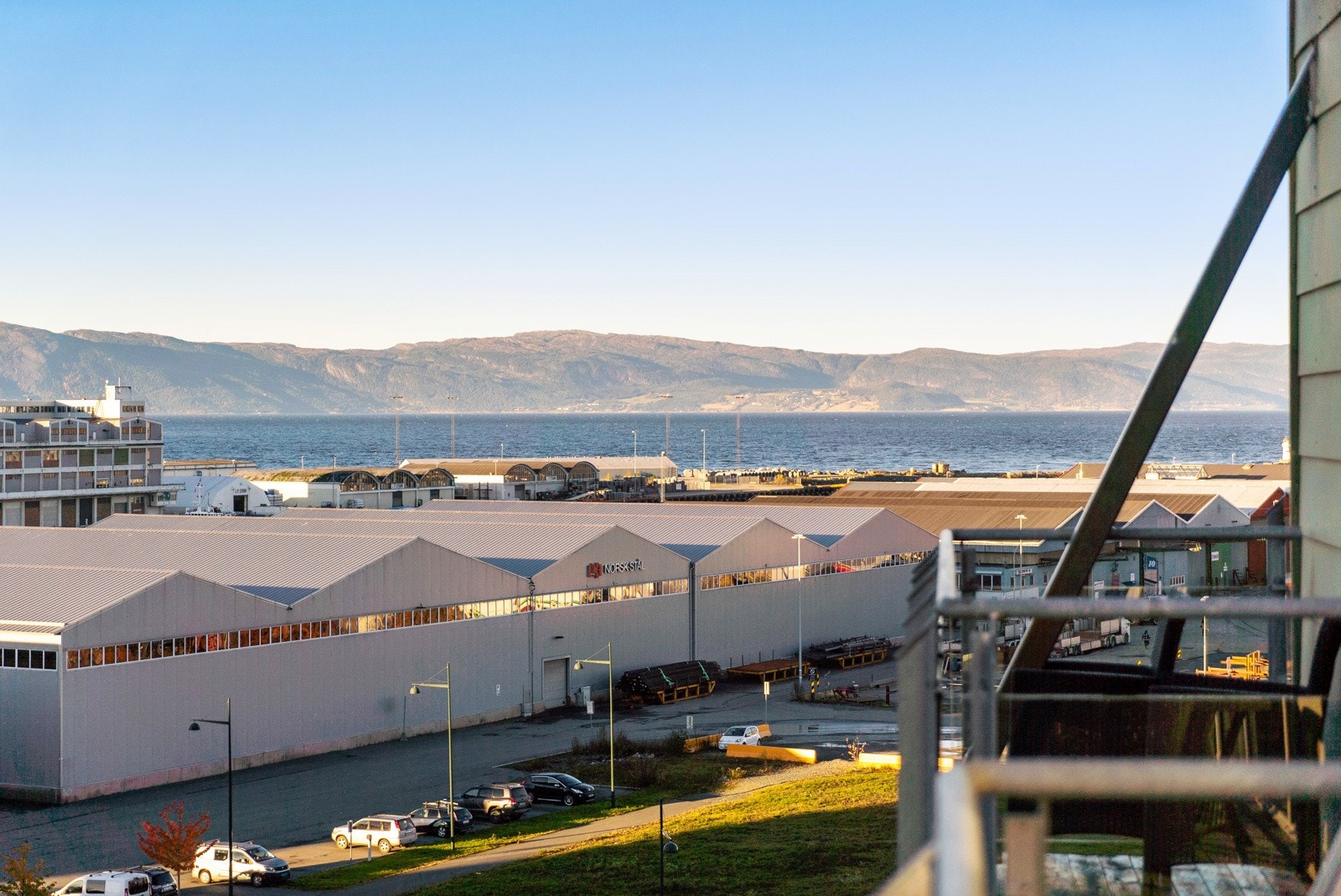 I tillegg har du fantastisk og sjelden fjordutsikt Galleribilde