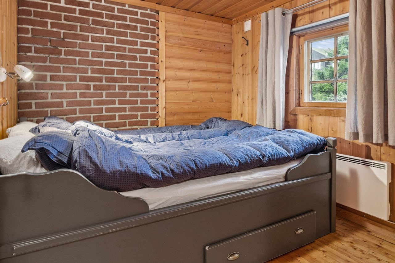 Hovedsoverom med god plass til dobbeltseng. Galleribilde