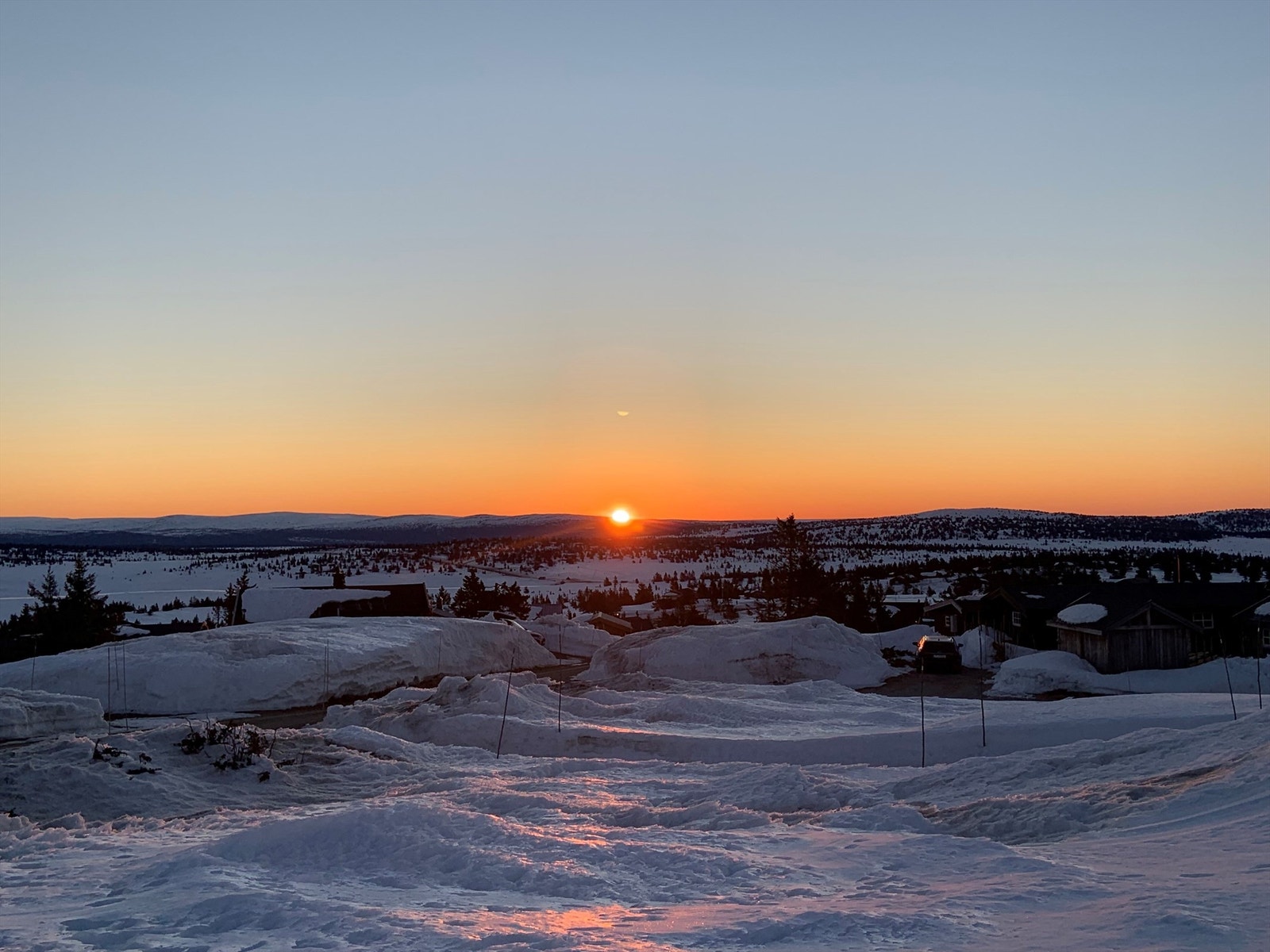 Bilde fra solnedgangen fra området. Galleribilde