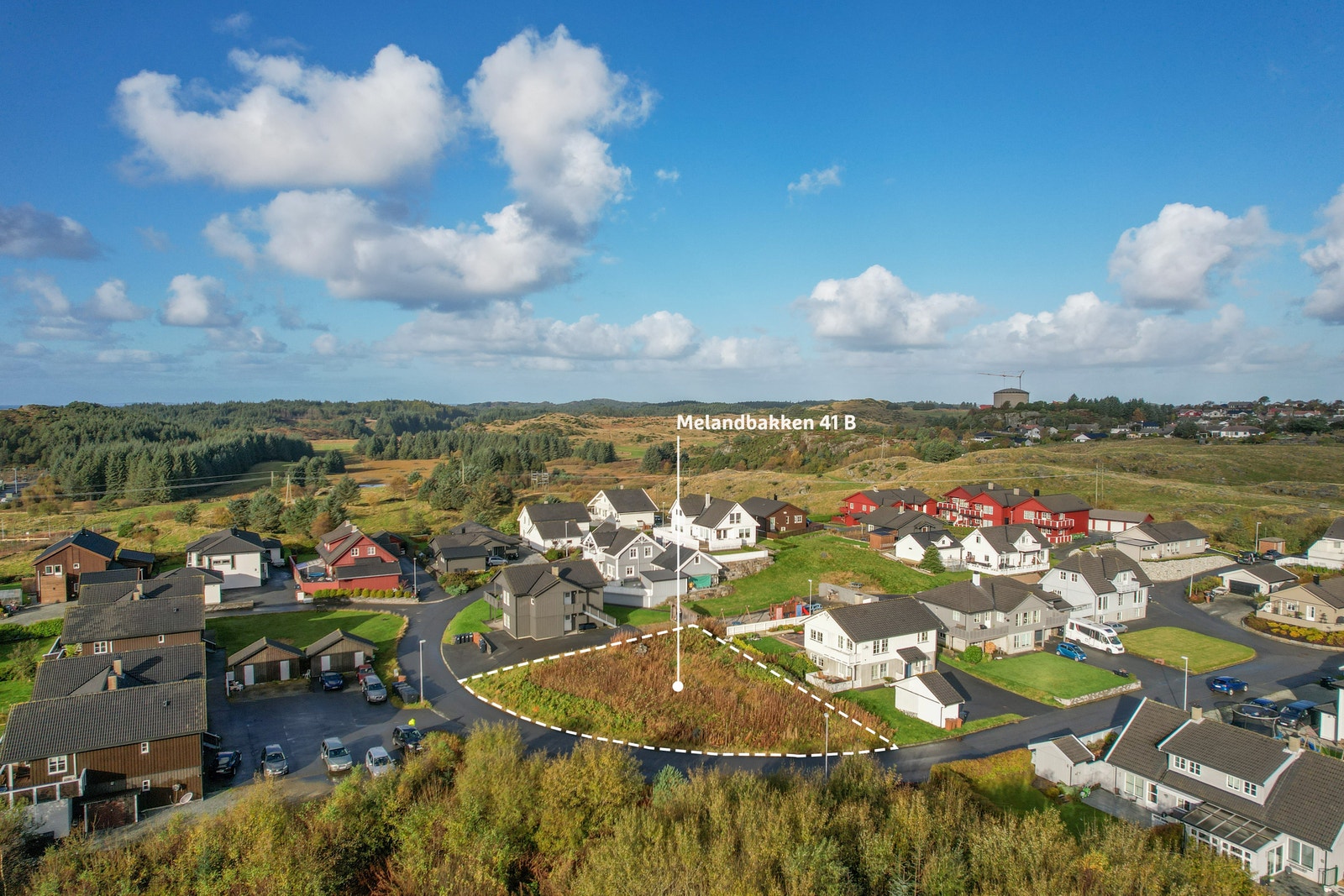 Kort avstand til skole, idrettsanlegg, barnehage og t-forbindelsen! Galleribilde