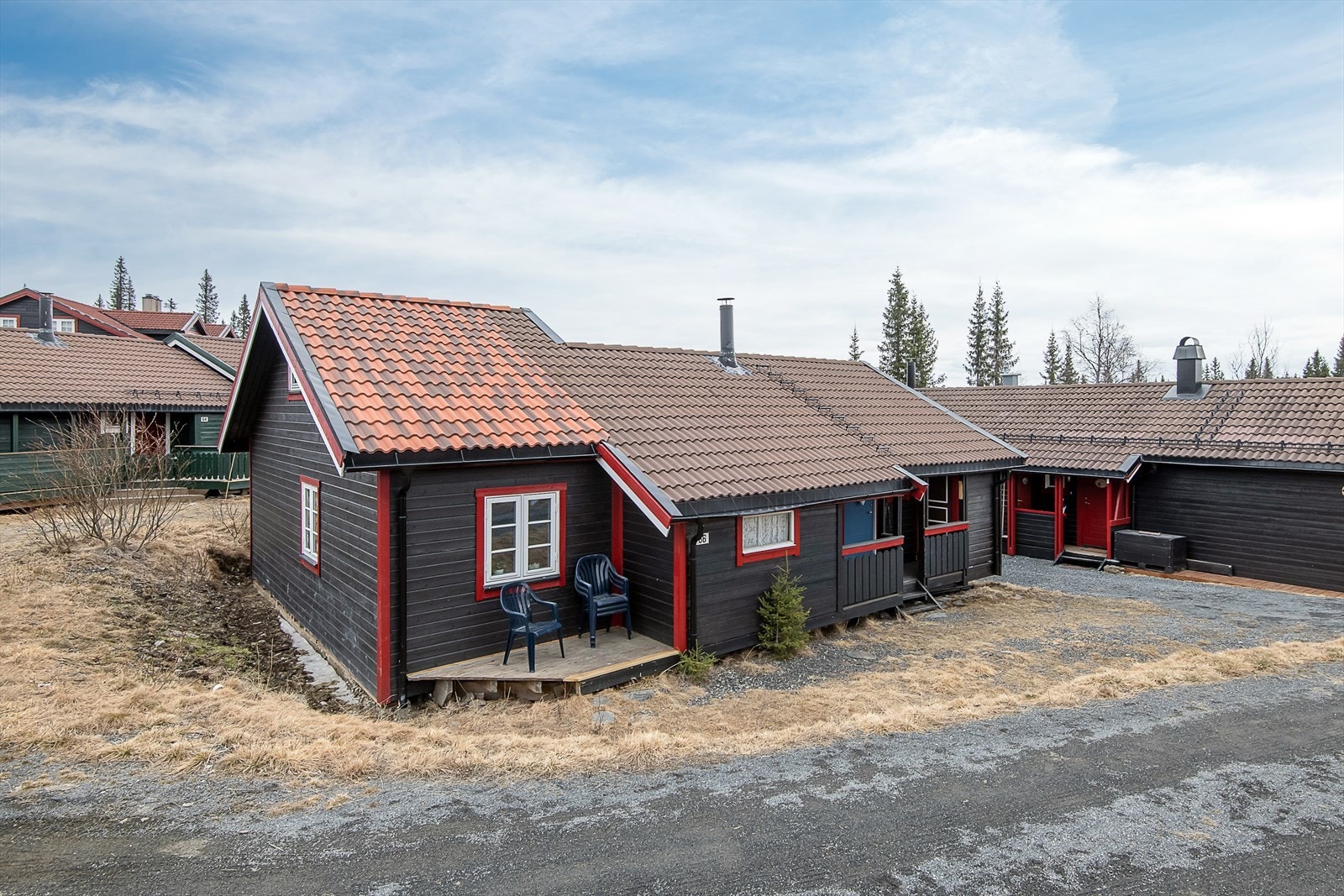 Hytten ble tilbygget med 3 soverom og hems i 2015 Galleribilde