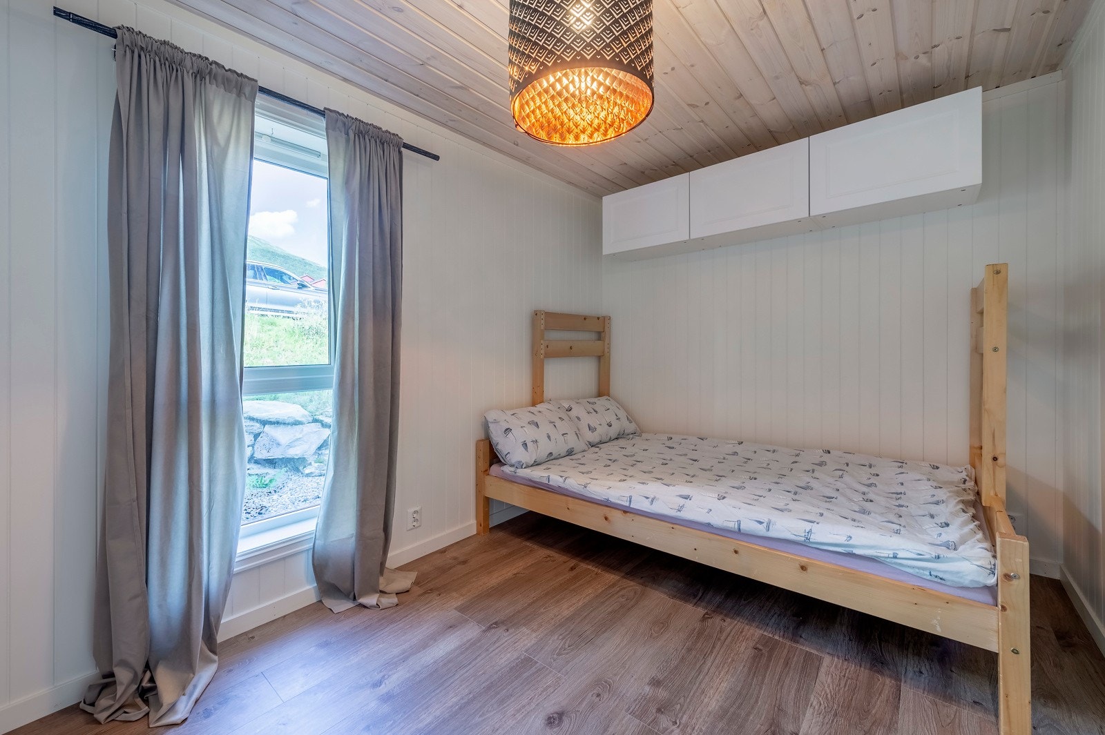 Hytta har to soverom Galleribilde