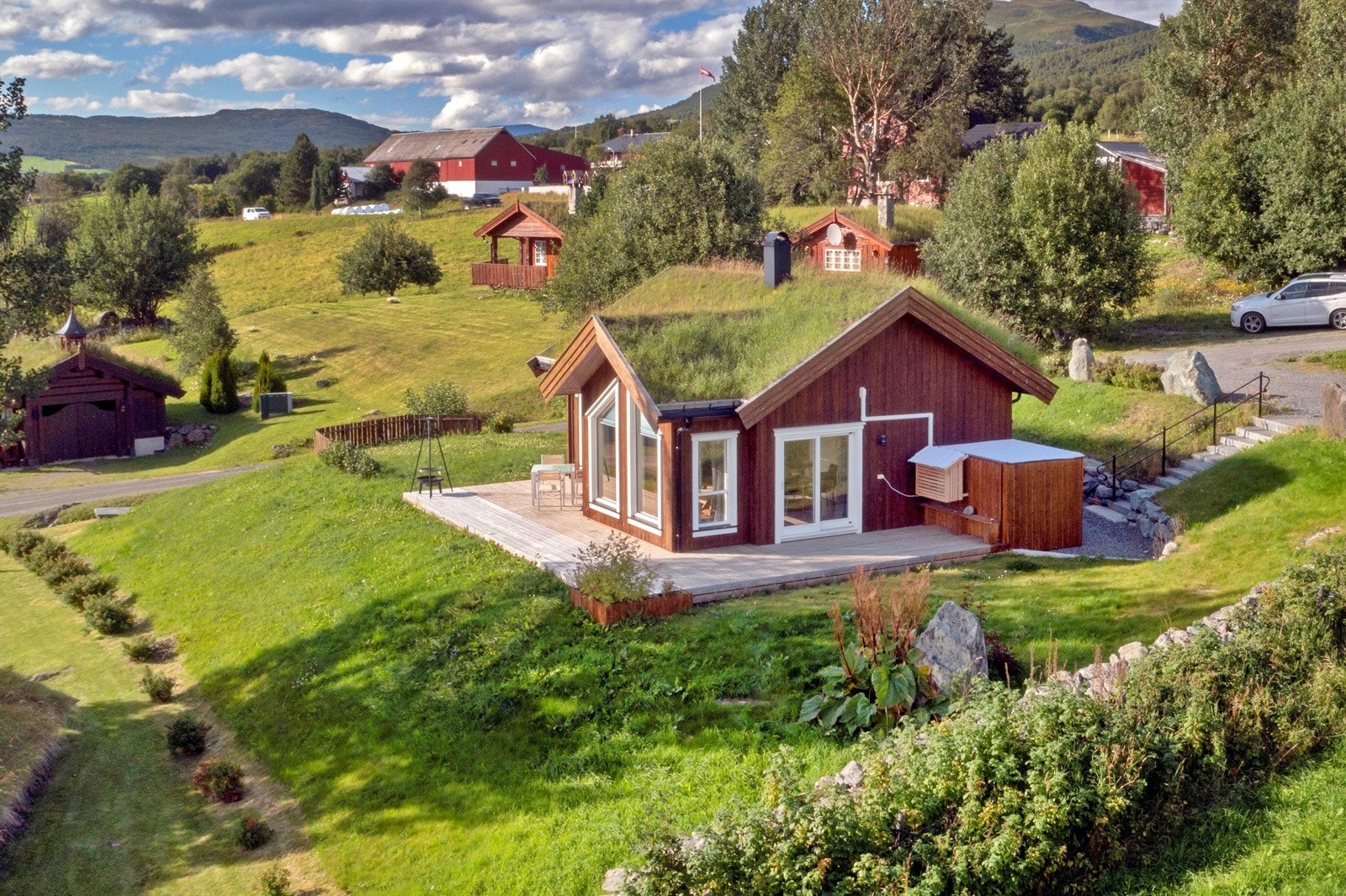 Hyttefeltet har store tomter og fint terrassert terreng med god avstand mellom hyttene Galleribilde
