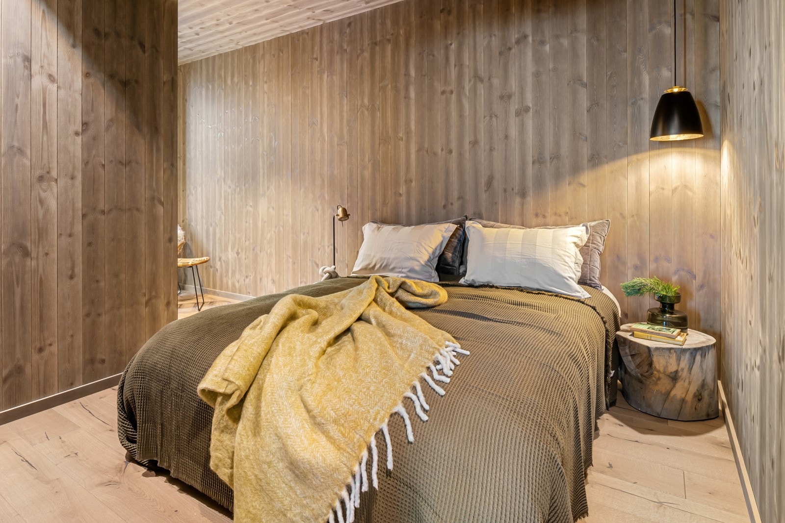 Hovedsoverommet har god plass til dobbeltseng og andre diverse møbler. Galleribilde