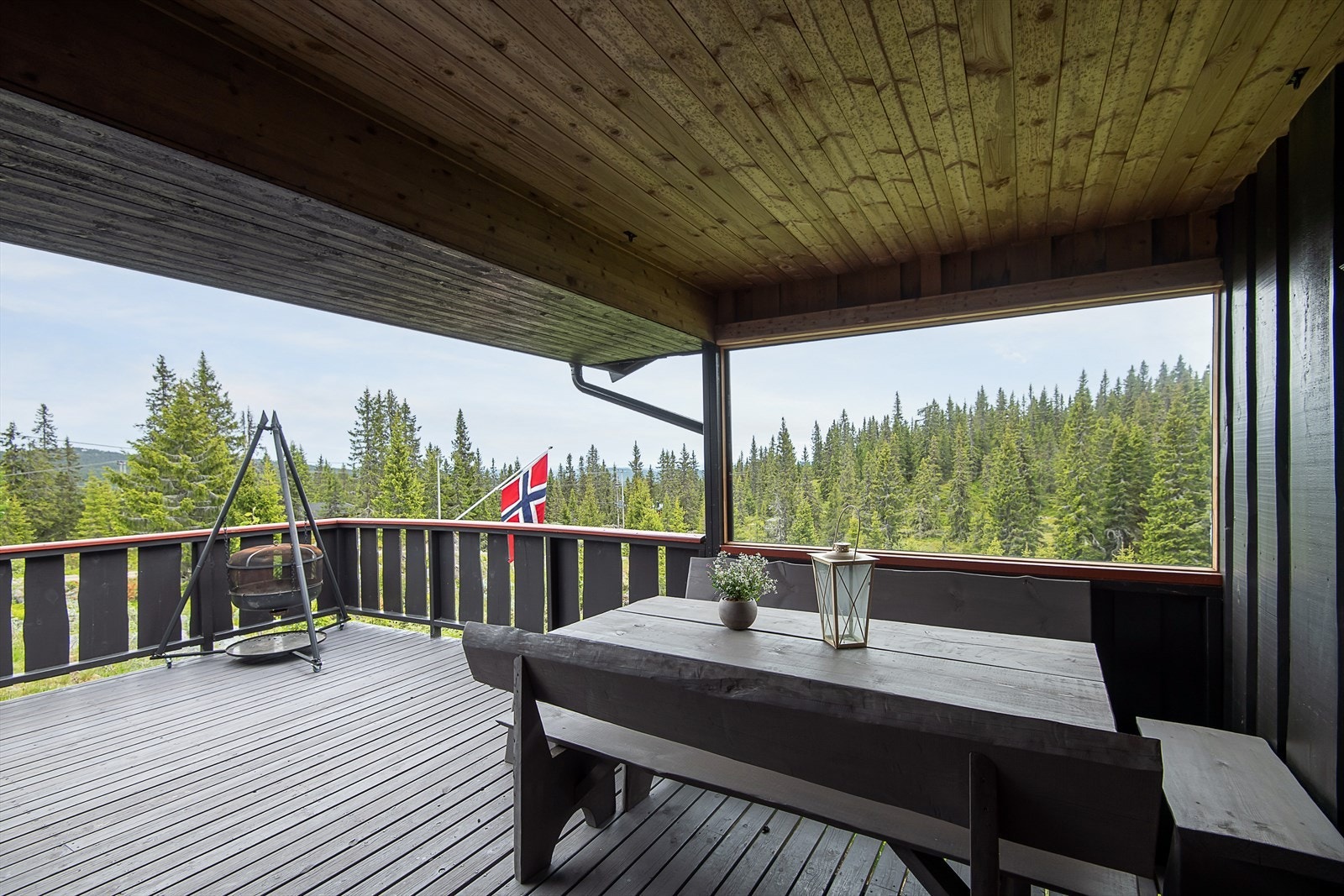 Stille og rolige omgivelser. Grøtåshaugen ligger ca 20 minutters kjøring fra Lillehammer. Galleribilde