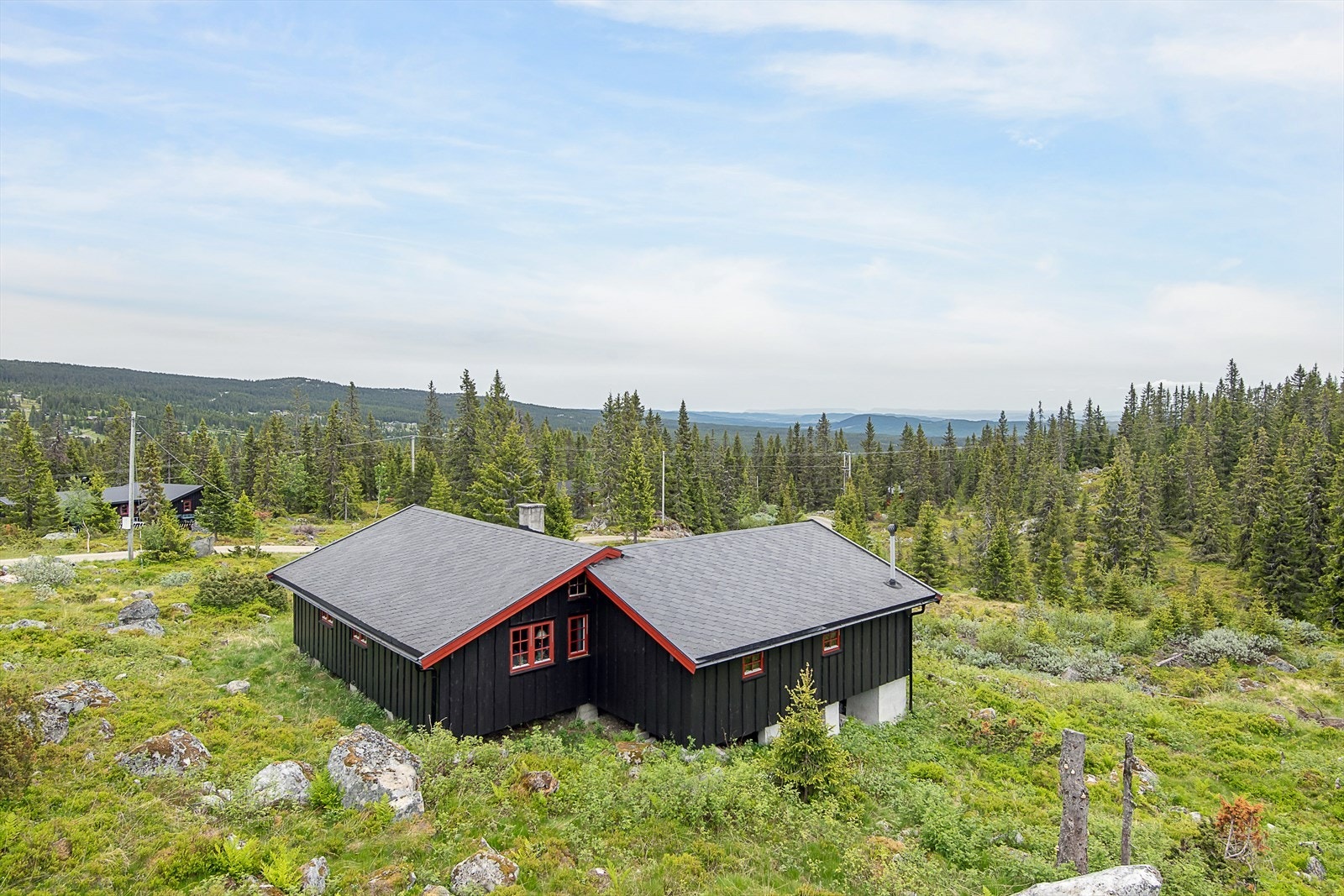 Innholdsrik og påkostet hytte. Ligger i flotte og populære omgivelser. Galleribilde