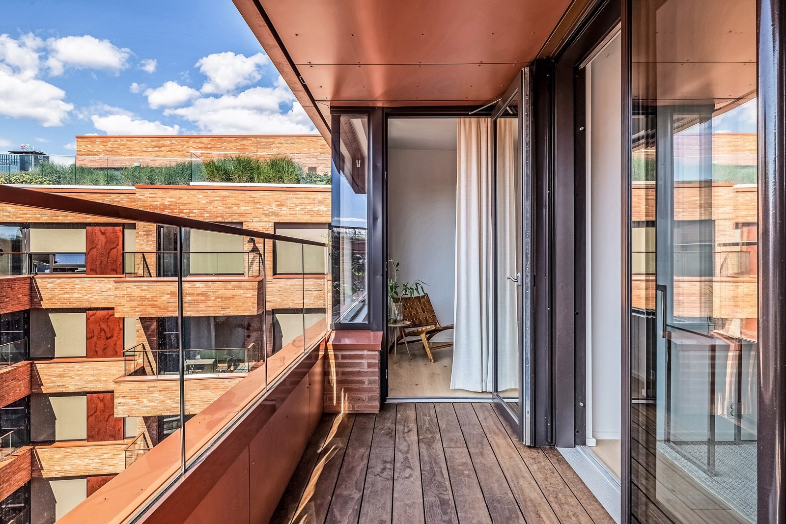 Hovedsoverommet har utgang til nordvestvendt balkong på ca. 6,5 kvm. Galleribilde