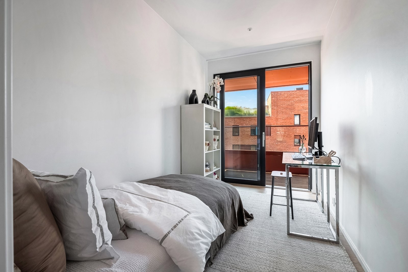 Soverom to. Her har man også utgang til samme balkong som hovedsoverommet. Galleribilde