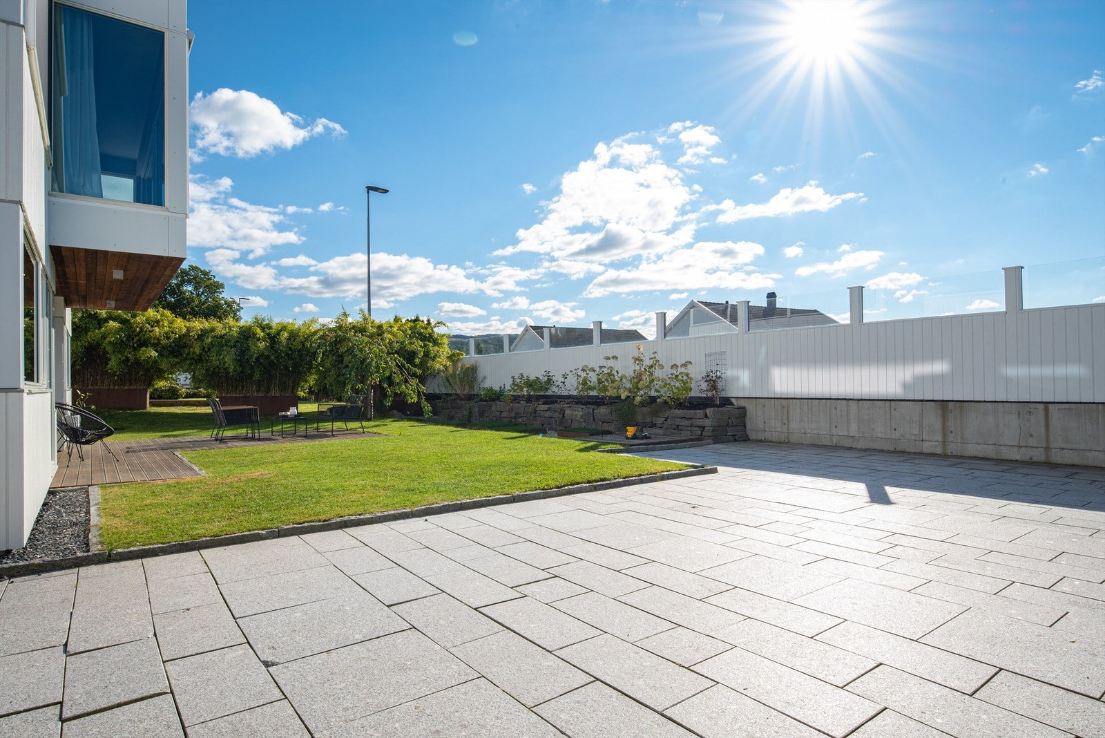 Gårdsrommet mot hagen Galleribilde