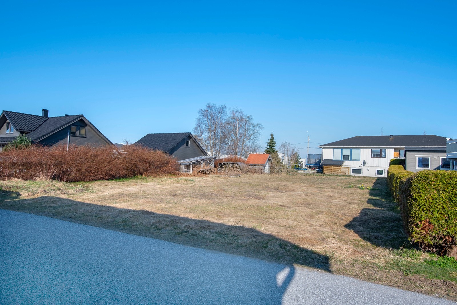 Tomten kan fritt besiktiges. Galleribilde