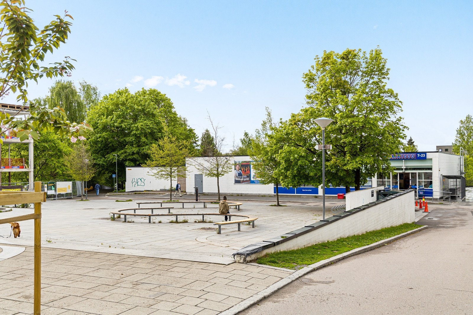 Hovseter ligger fint til i bydel Vestre Aker med bl.a. kort vei til Røa sentrum, offentlig transport og marka med mange turmuligheter. Galleribilde