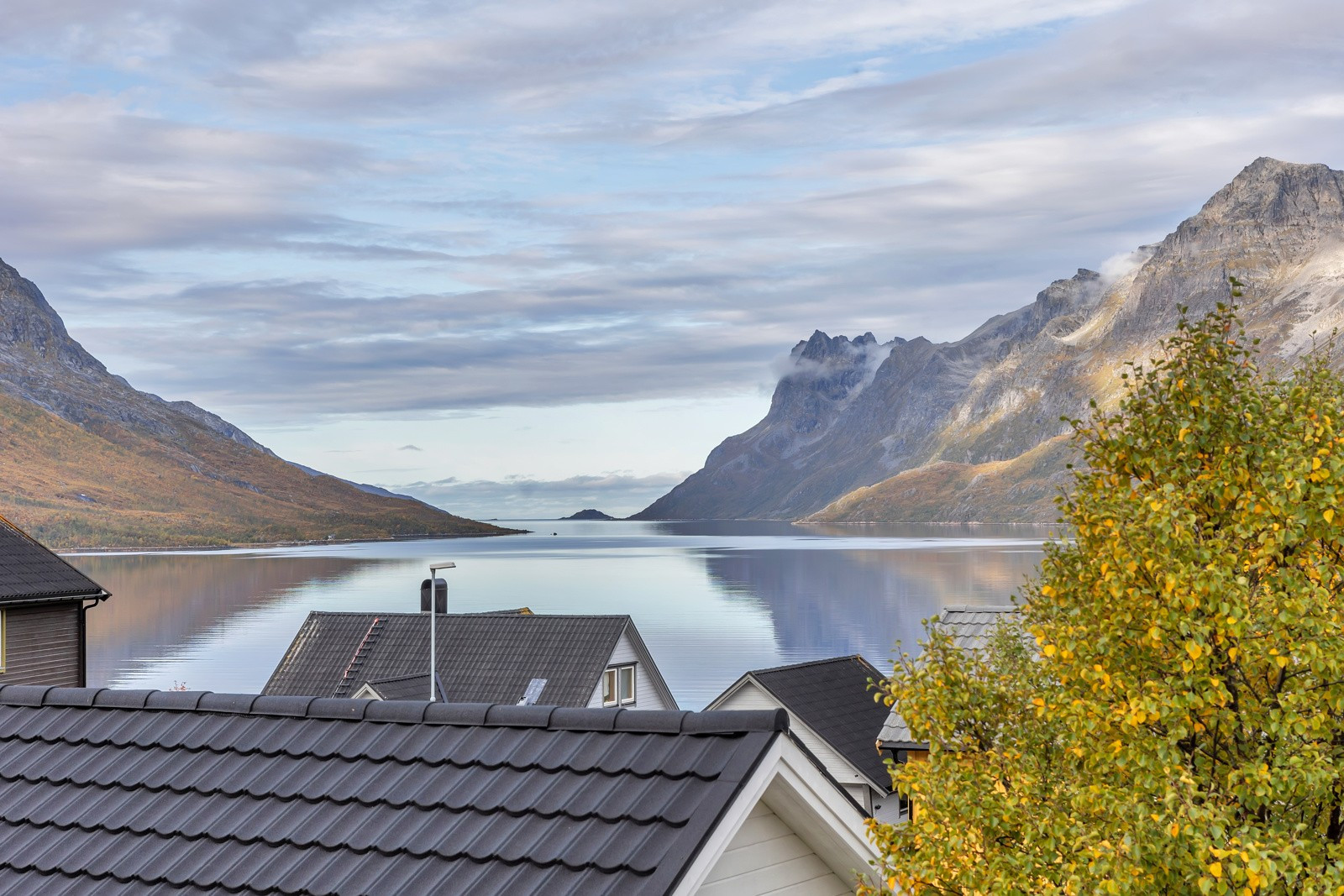 Nydelig utsikt over hele Ersfjordtraversen!