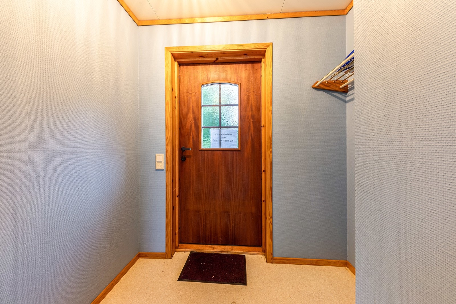 Velkommen inn! Entré/vindfang. Det er varme i alle golv utanom bod Galleribilde