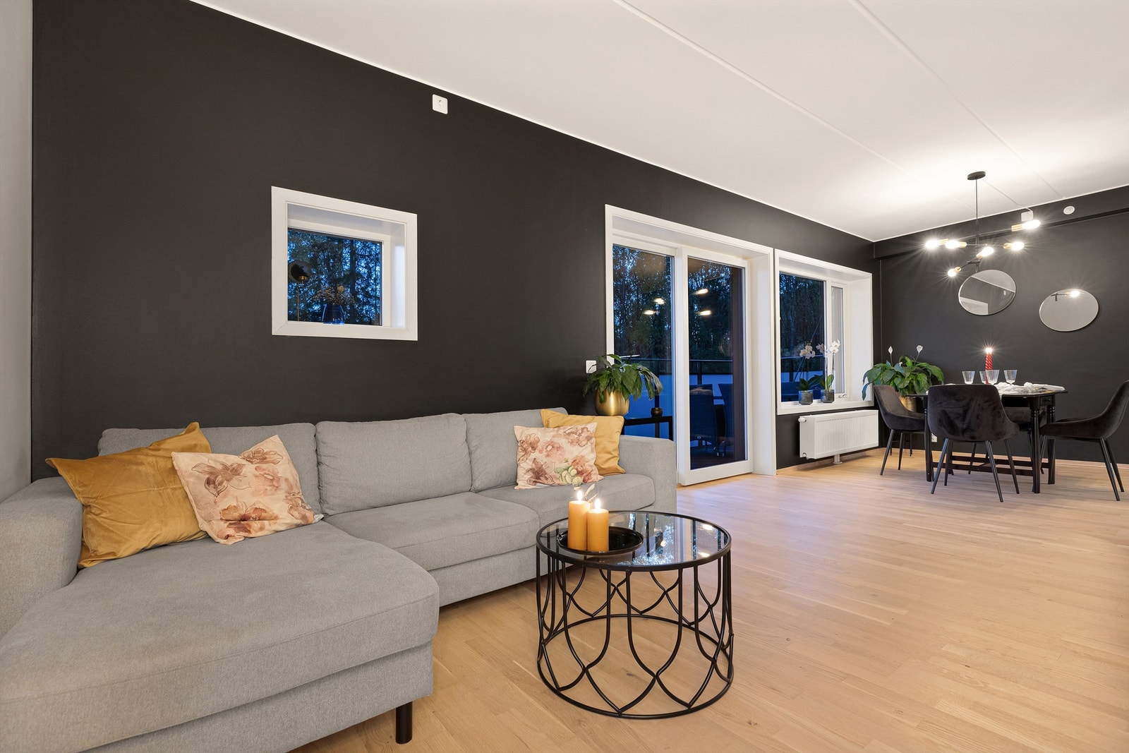 Innvendig fremstår leiligheten med en attraktiv og moderne standard. Galleribilde