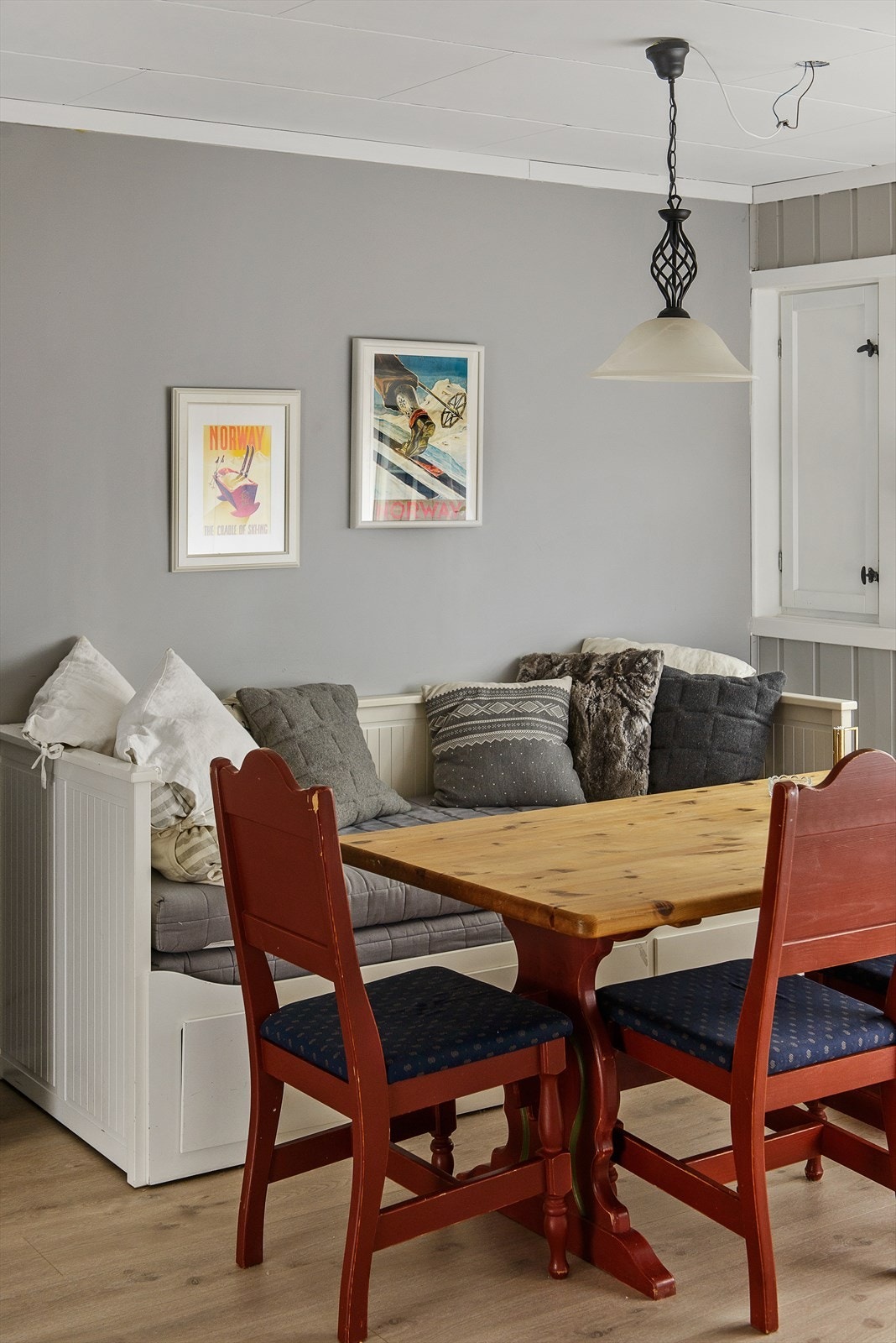 Mulighet for spisemøbel i forbindelse md kjøkken Galleribilde