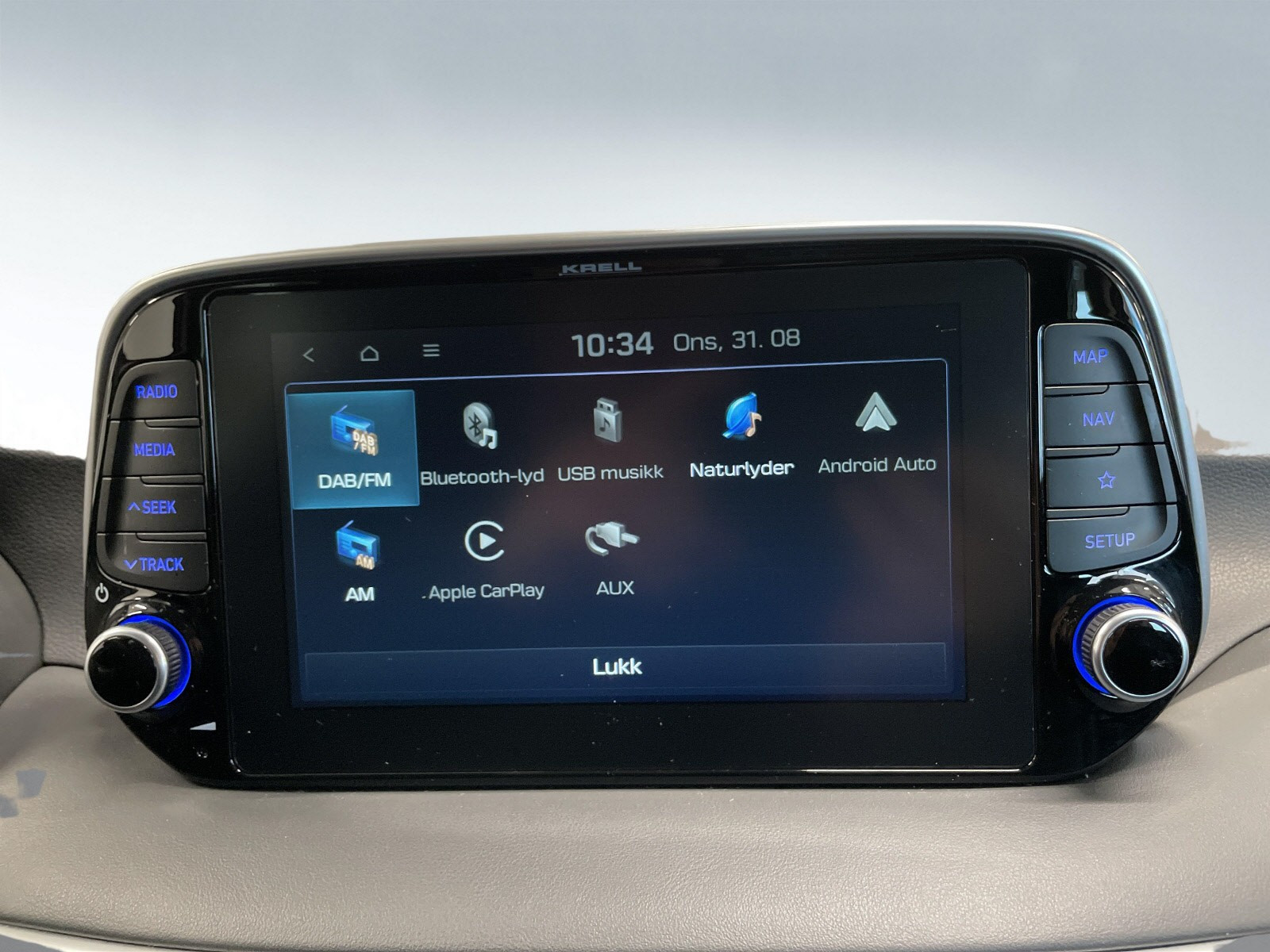 Flere av bilens tilkoblingsmuligheter, CarPlay og Android auto Bla.