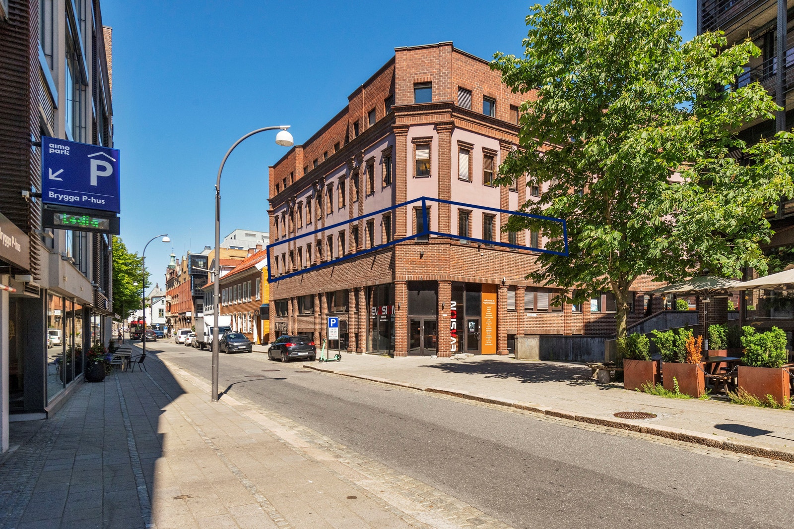 Karlandergården mot Storgata. KarlanderKollektivet avmerket i 2. etasje. Galleribilde