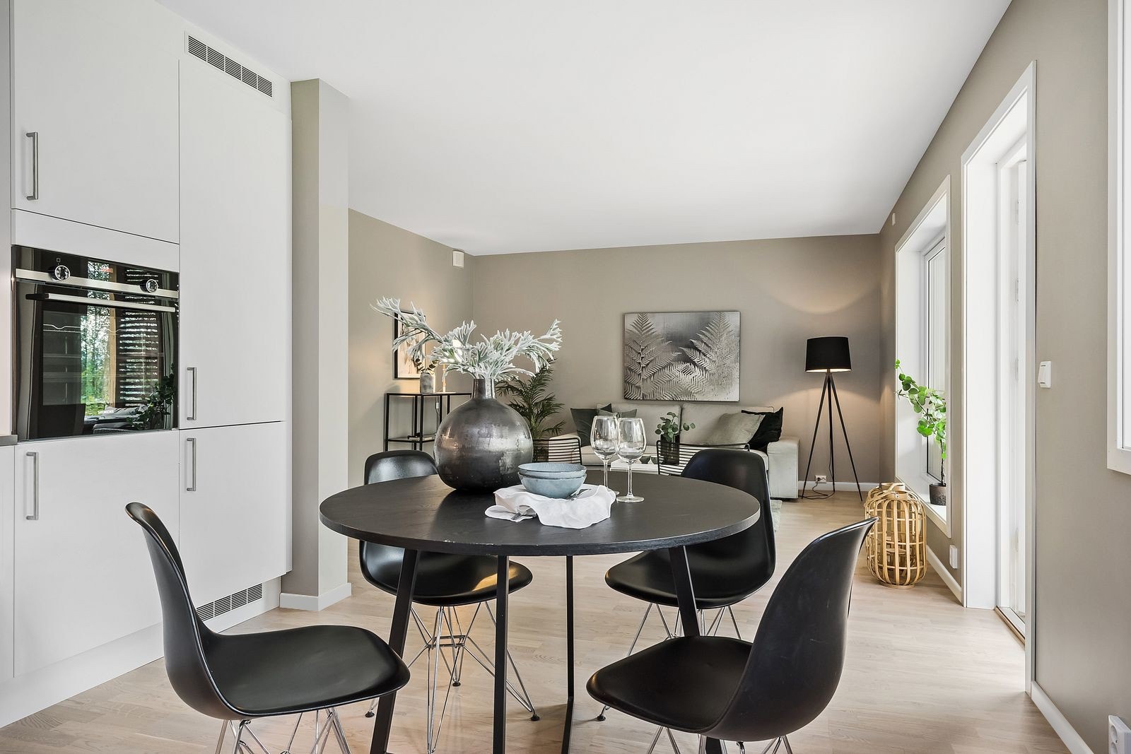 Bilde fra visningsleiligheten som viser standard leveranse på leilighetene. Det vil være muligheter for å gjøre tilvalg. Galleribilde