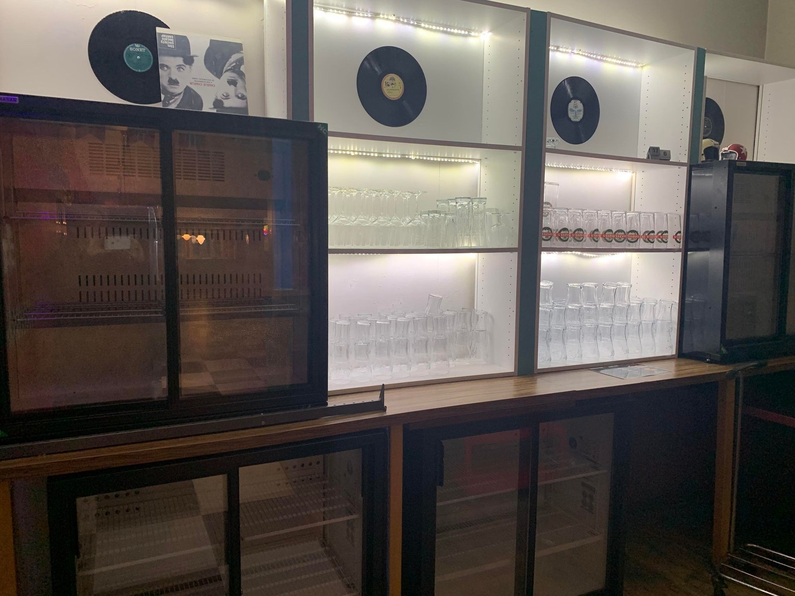 Ved bar/serveringsdisk Galleribilde