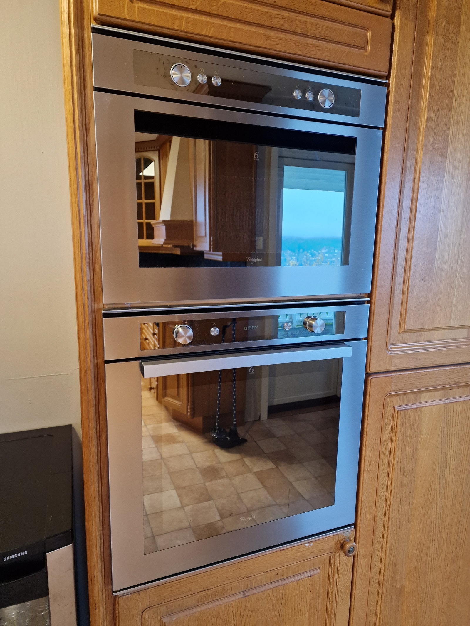 Nyere steke og micro ovn. Ny ovn i 24 Galleribilde