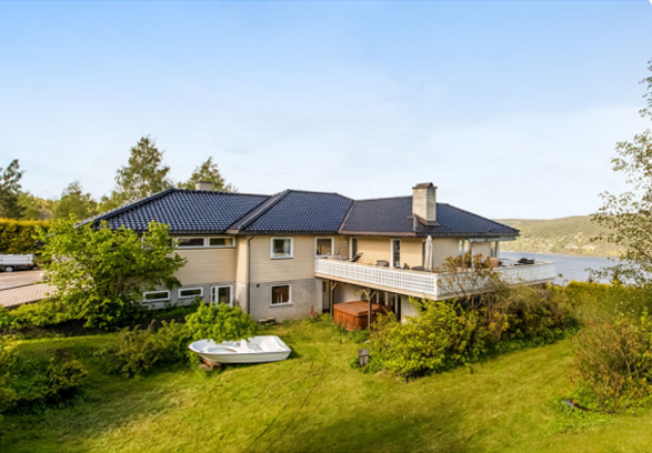 Stort hus til leie. Alt på en flate. Hovedetasjen. Mot sjøen Galleribilde