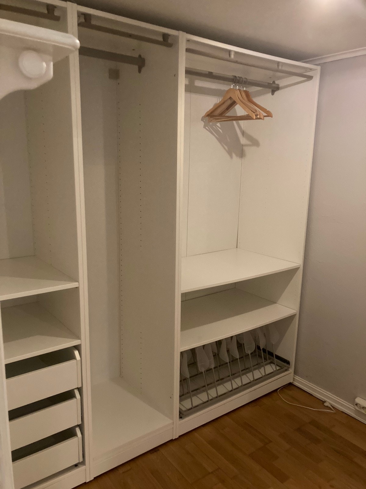 Garderoberom/kontor Galleribilde