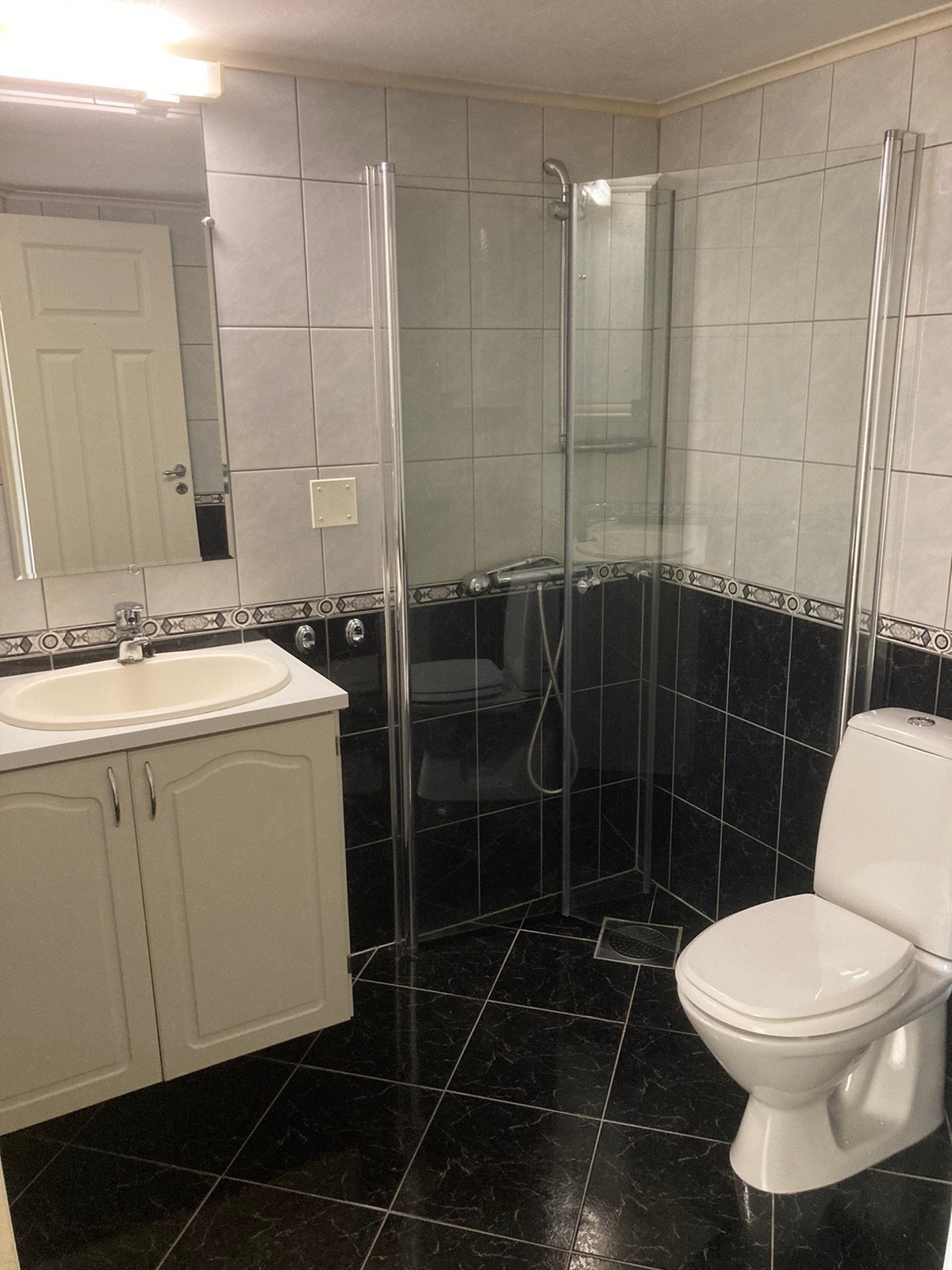 Bad med opplegg for vaskemaskin Galleribilde