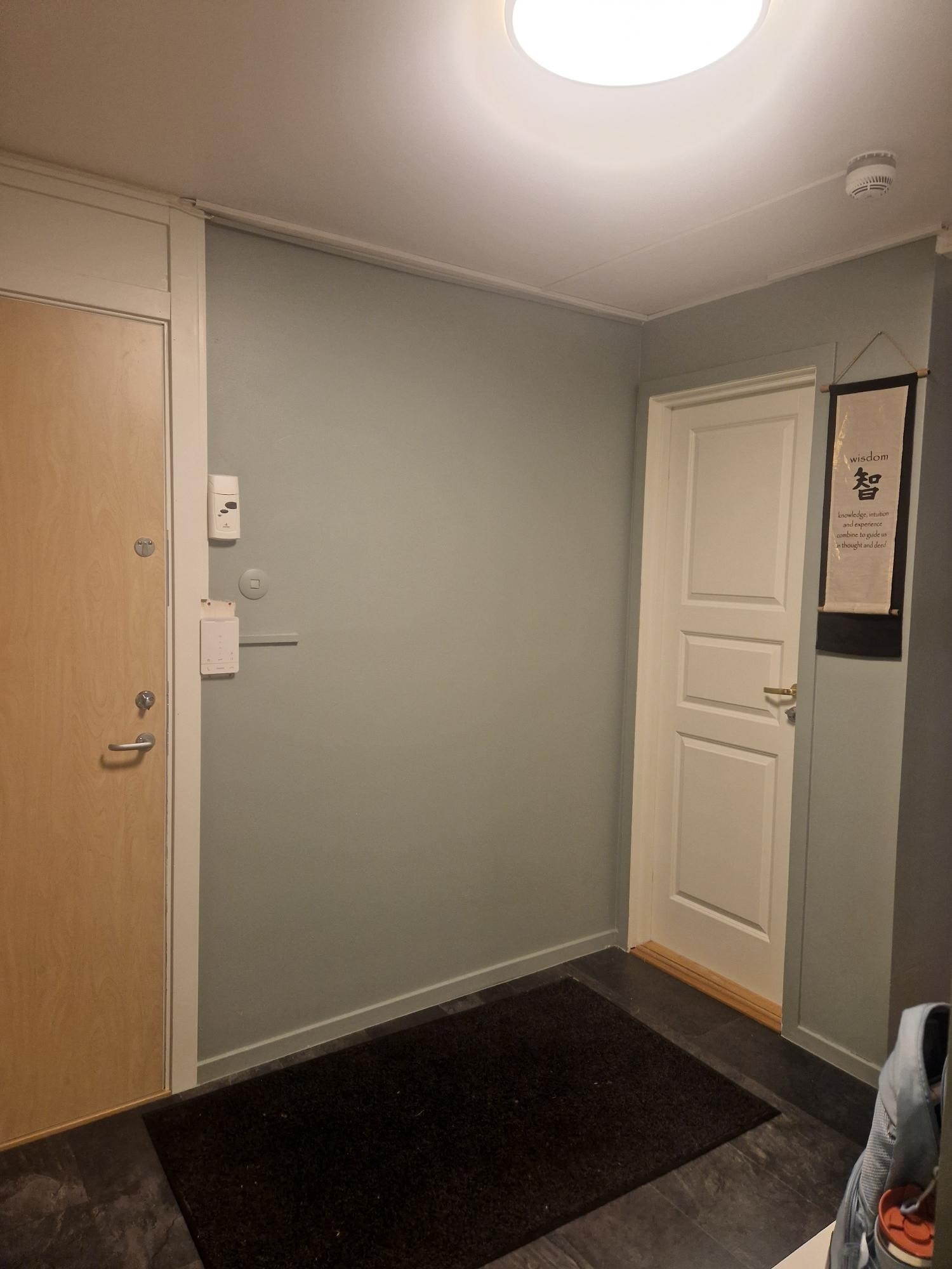 Inngang/ entrance til ledig rom Galleribilde