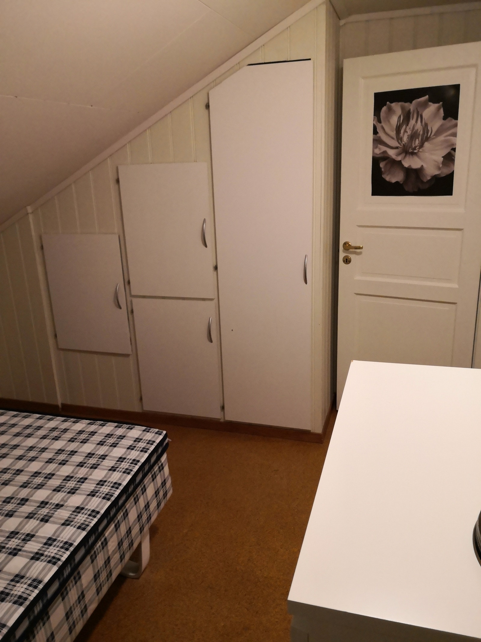 Soverom med skap Galleribilde