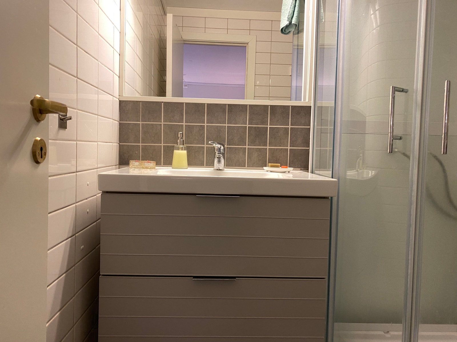 Bad - servant Galleribilde