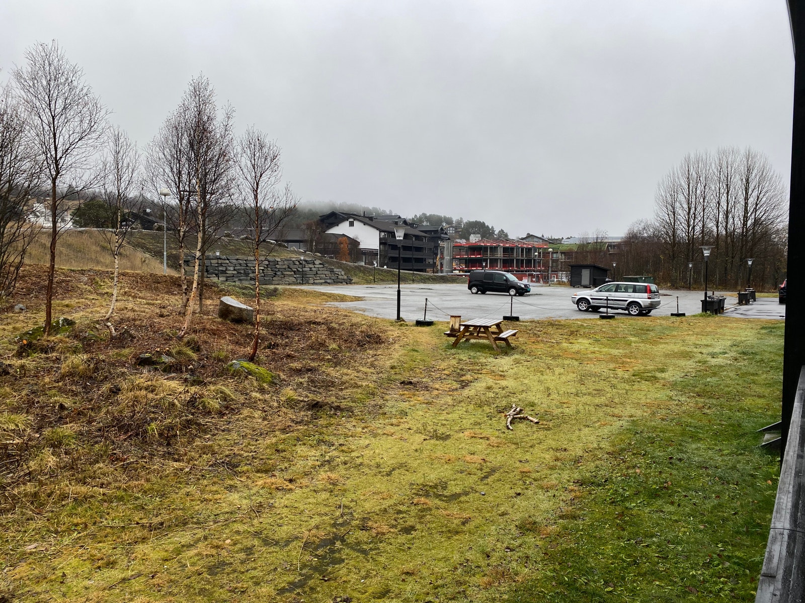 Mot parkeringsplassen Galleribilde