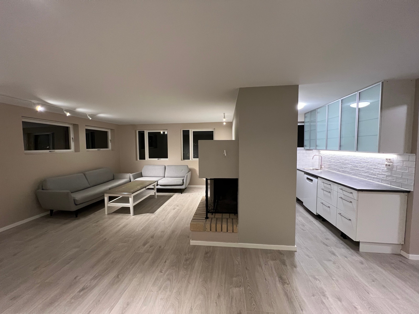 Bilde av hvordan leiligheten er inndelt i stua. Galleribilde