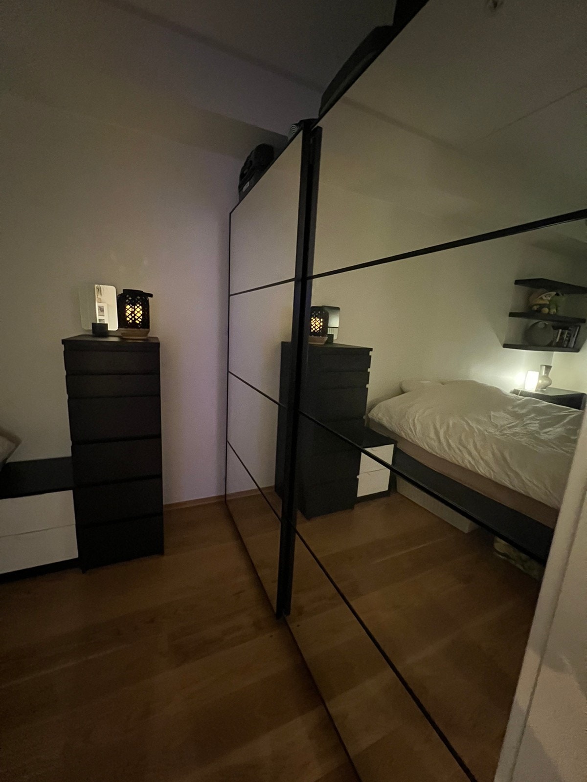 Garderobe Galleribilde