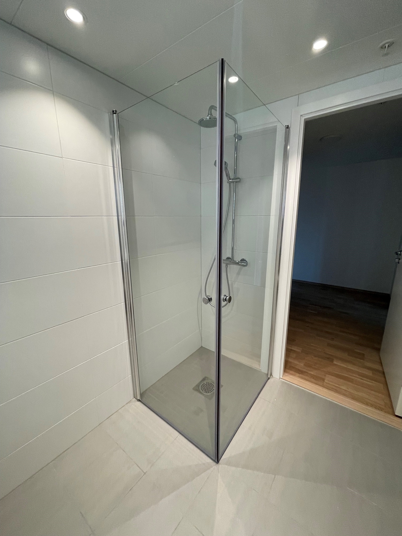 Bad - dusj Galleribilde