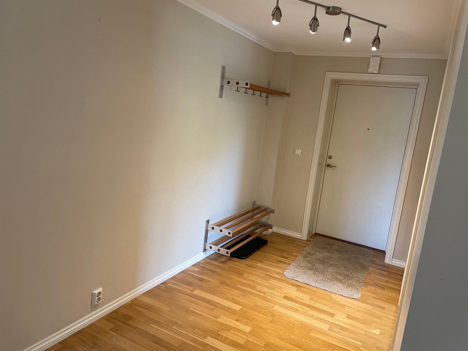 Inngangsdør/garderobe Galleribilde