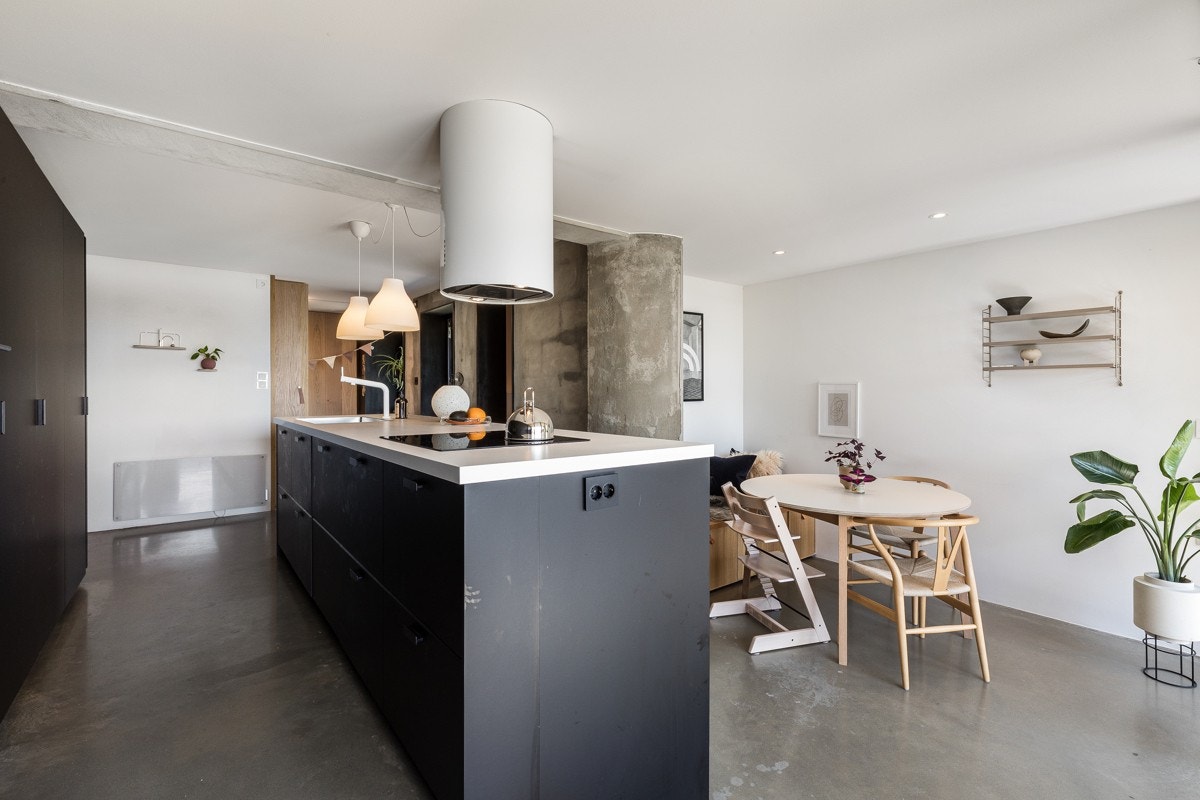 Kjøkken fra uteområdet Galleribilde