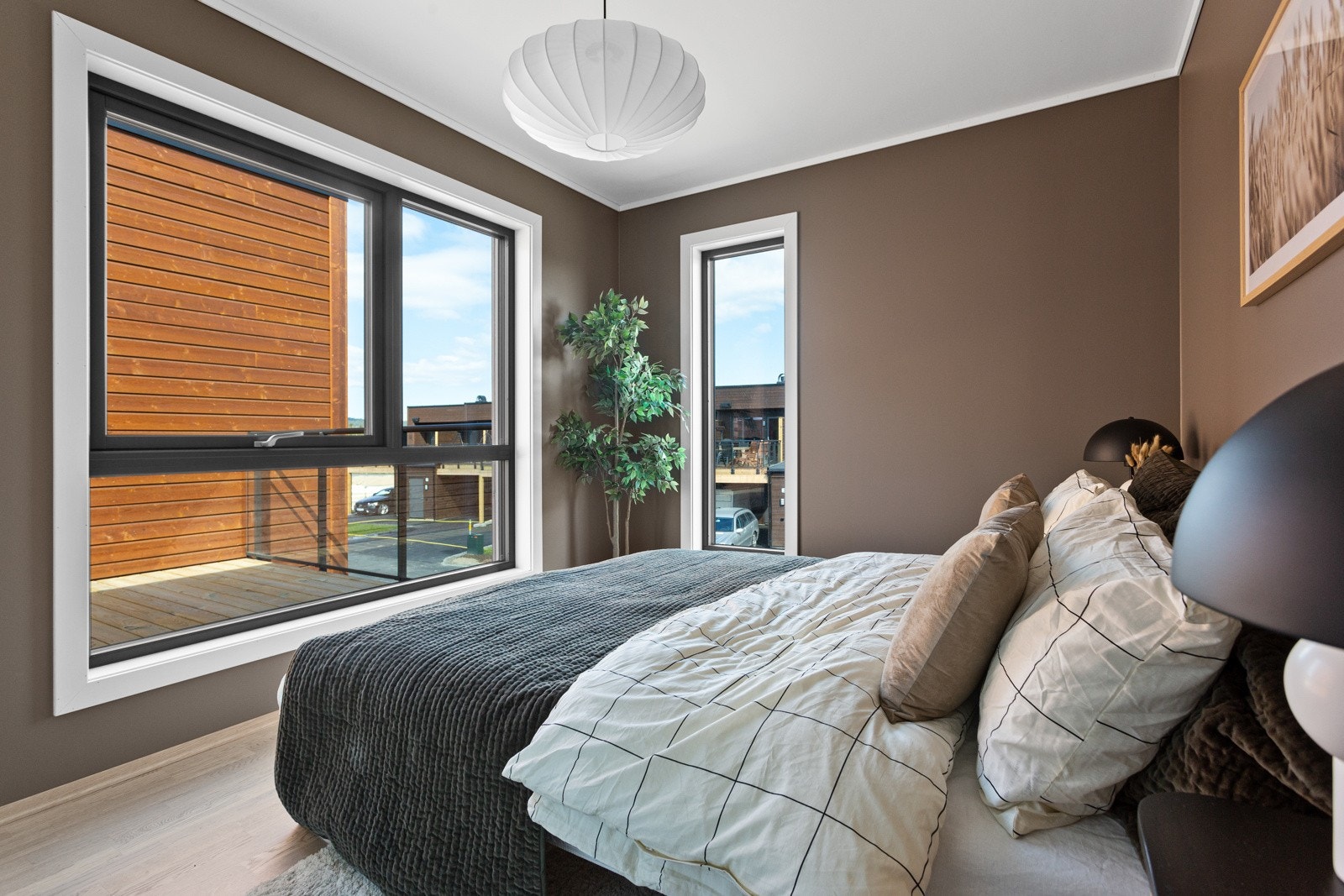 Hovedsoverom med skyvedørsgarderobe Galleribilde