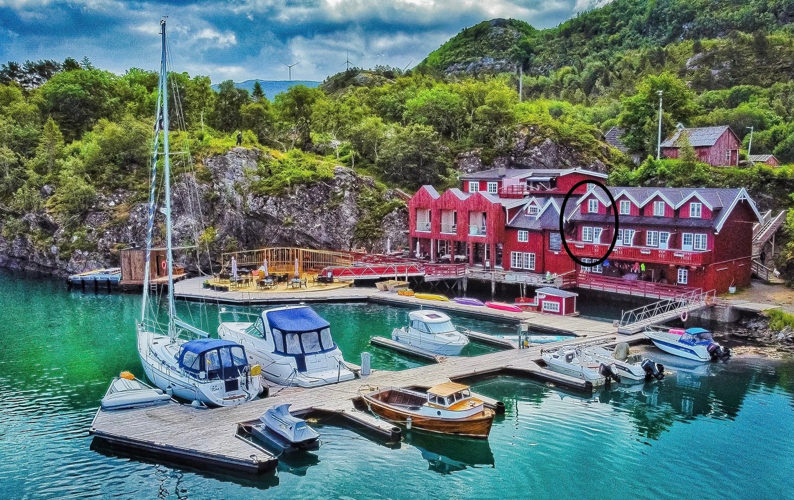 Kuringen Brygge med leiligheter, flytebrygger, restaurant m.m Galleribilde