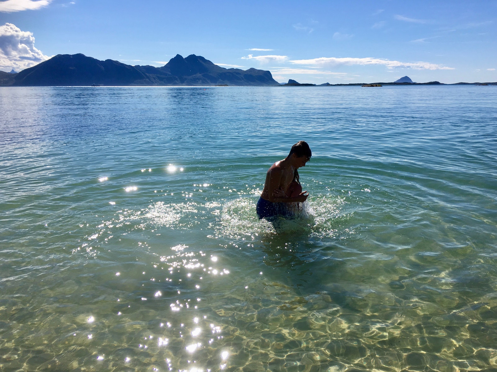 Helgelandskysten er et eldorado for små og voksne barn Galleribilde