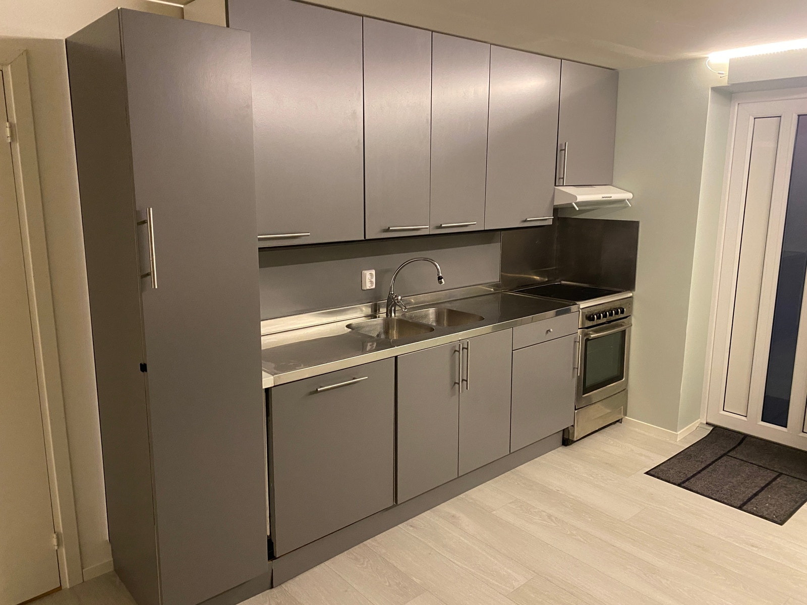 kjøkken sett fra stue Galleribilde