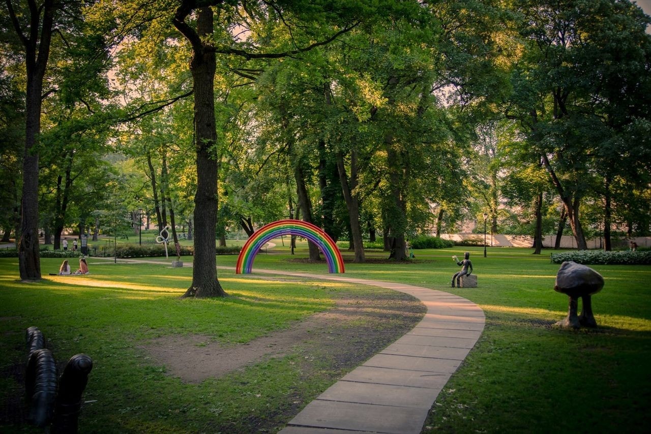 Slottsparken egen av utallige parker å velge mellom som lager grønne lunger rett i nærheten av leilighetene. Galleribilde