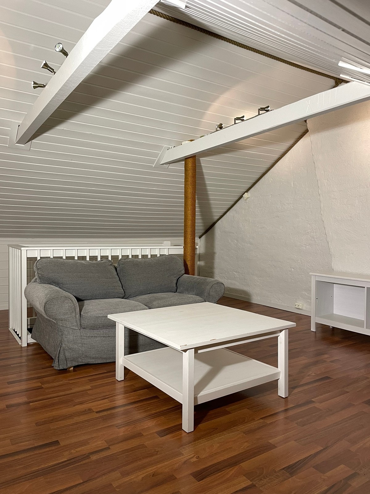 Soverom 4 ca 20 kvm. kr. 6.000 (LEDIG) Galleribilde