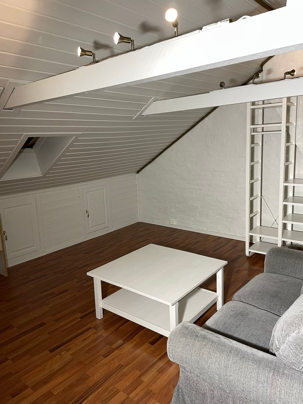 Soverom 4 ca 20 kvm. kr. 6000 (LEDIG) Galleribilde