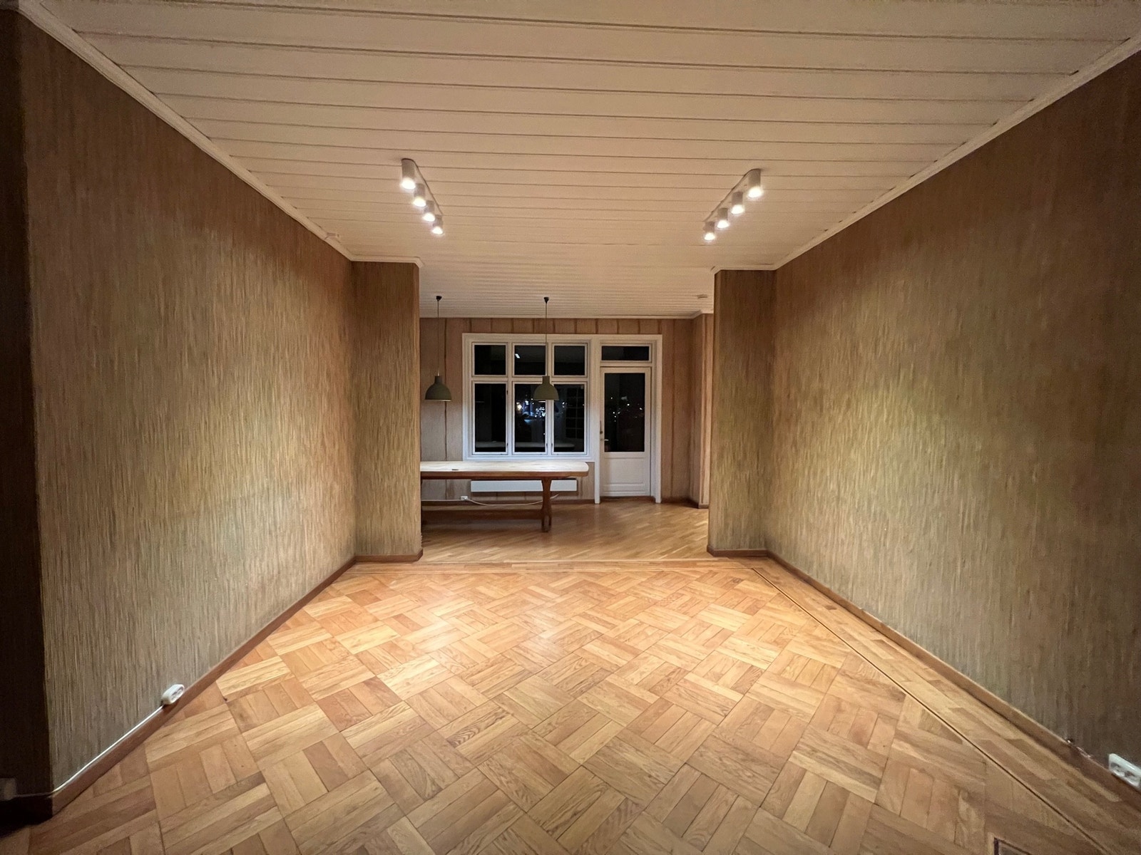 Spisestue og TV stue med kleberstensovn Galleribilde