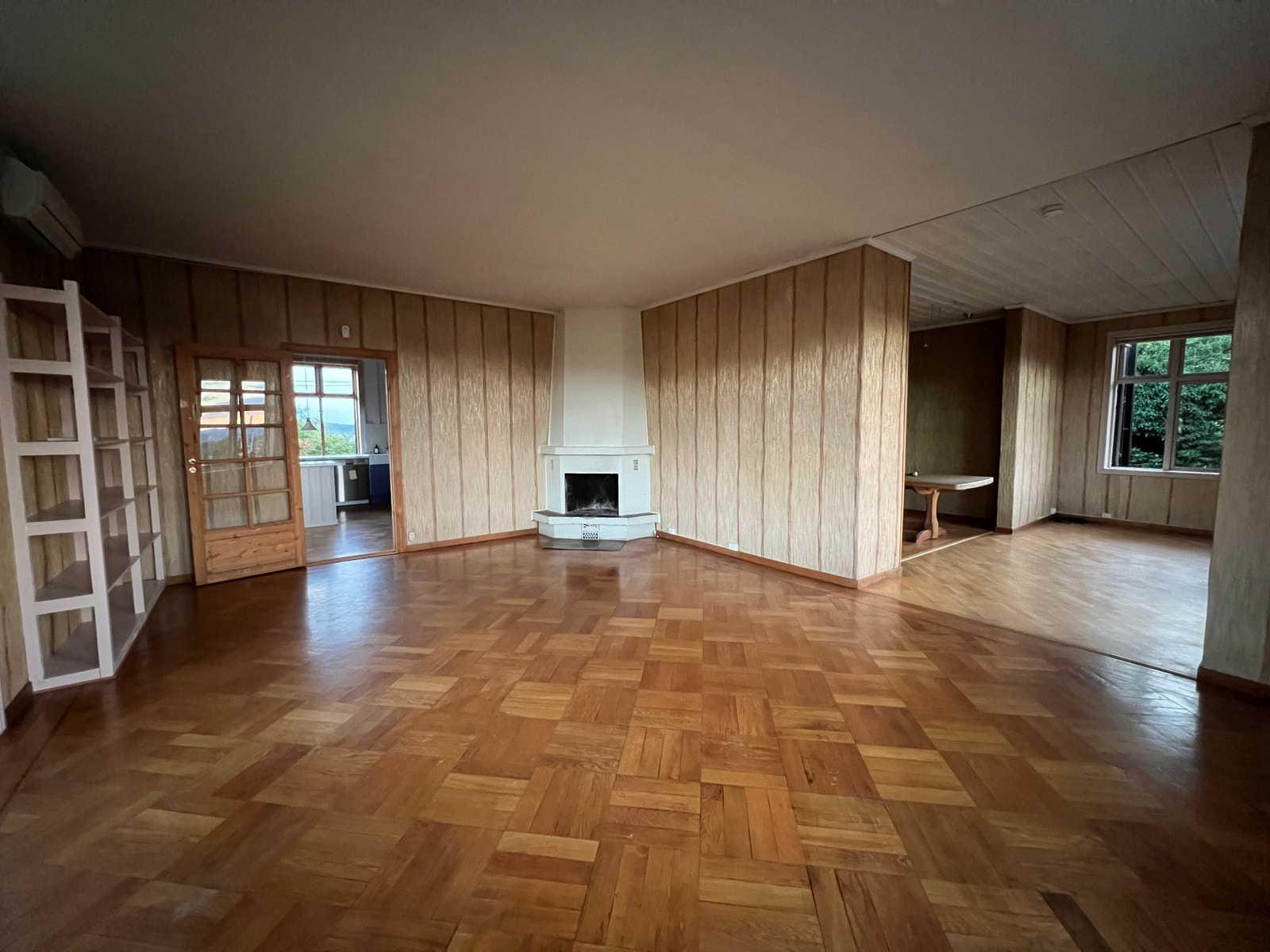 Stor stue med peis Galleribilde