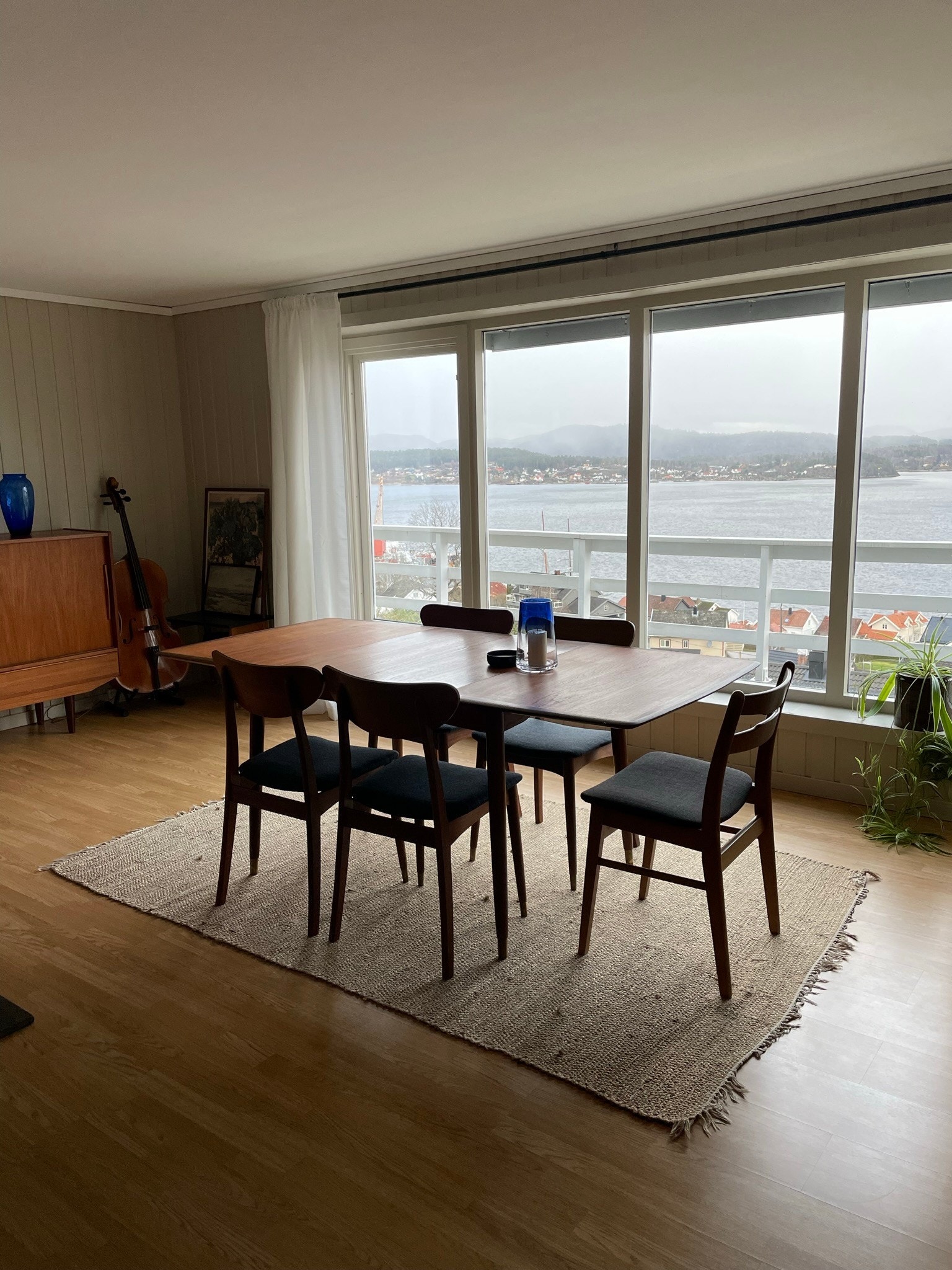 Fantastisk utsikt fra stue, leiligheten er ikke møblert Galleribilde