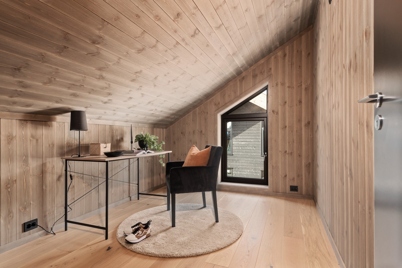 Soverom III i loftsetasjen, kan også benyttes som et praktisk hyttekontor om man ønsker Galleribilde