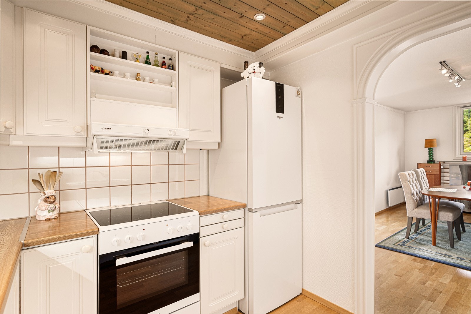 Hvitevarene på kjøkken medfølger i handelen. Galleribilde